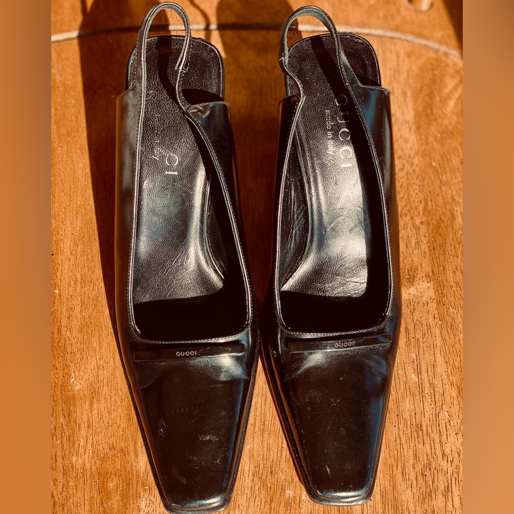 Beautiful black  VINTAGE GUCCI heels. Great condition!